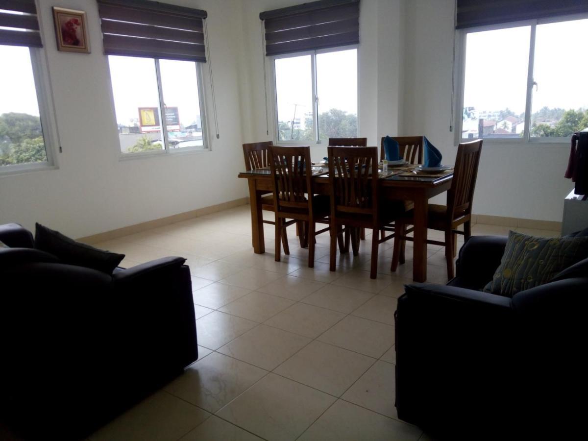 Ocean Pebbles Apartment Dehiwala-Mount Lavinia Exterior photo