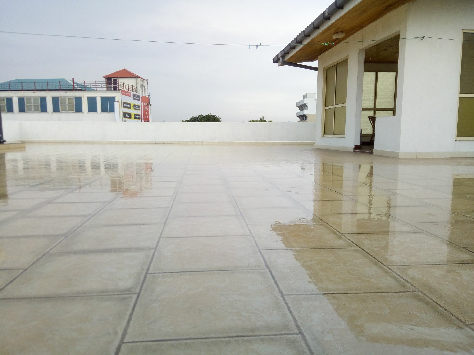 Ocean Pebbles Apartment Dehiwala-Mount Lavinia Exterior photo