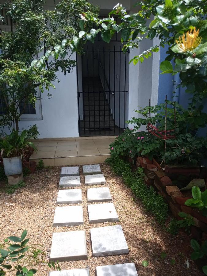 Ocean Pebbles Apartment Dehiwala-Mount Lavinia Exterior photo